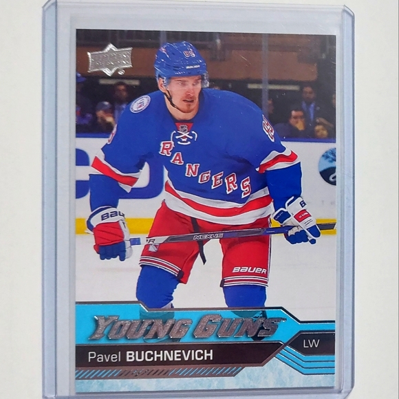 Pavel Buchnevich Young Guns Upper Deck Rookie Card 2016-17 #227 NY Rangers - Picture 1 of 2